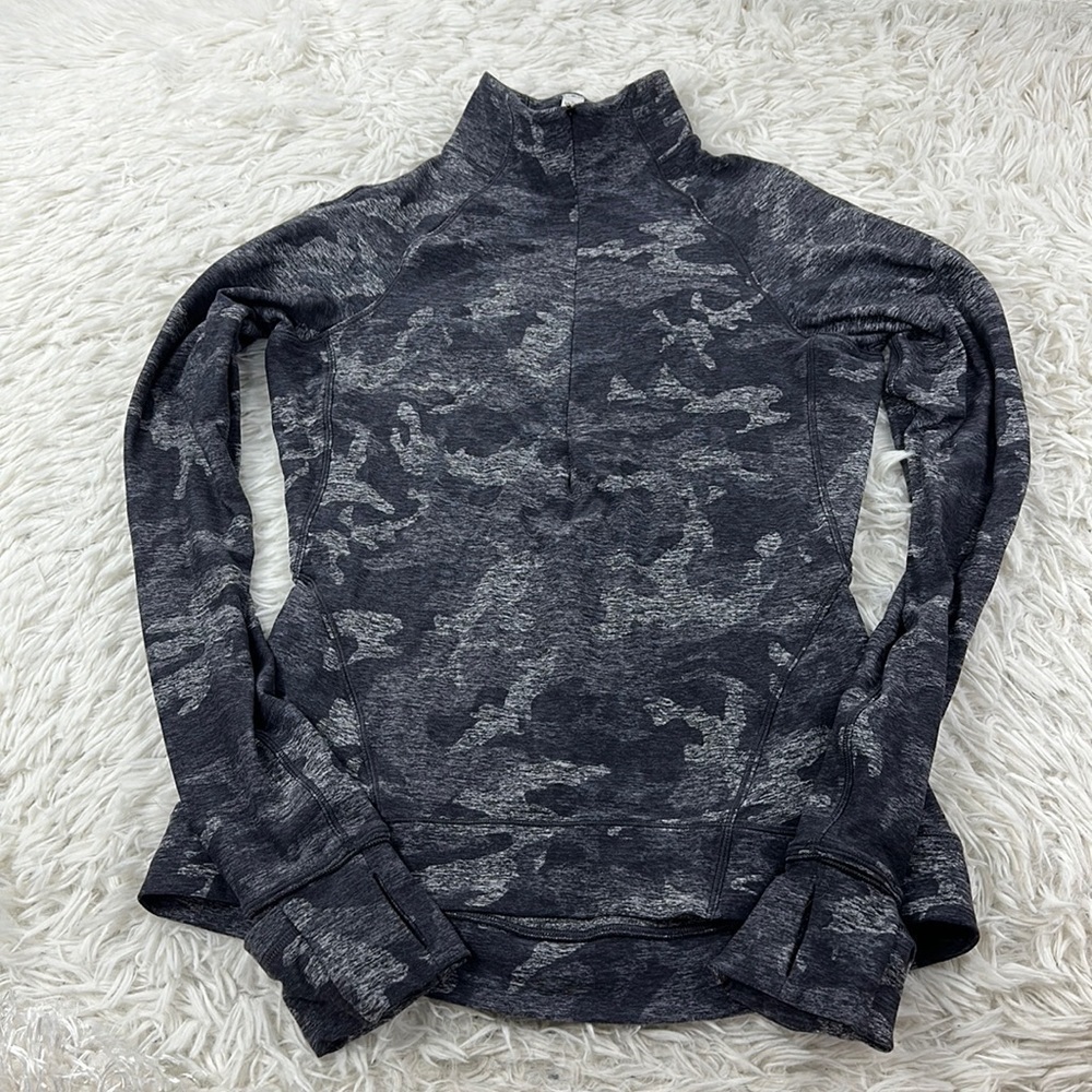 Lululemon Outrun the Elements 1/2 Zip Incognito Camo HTR Black